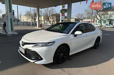 Седан Toyota Camry 2018 в Одессе