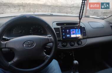 Седан Toyota Camry 2004 в 