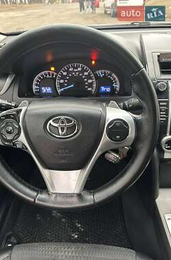 Седан Toyota Camry 2013 в 