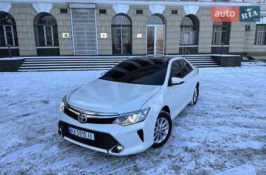 Седан Toyota Camry 2015 в Харкові