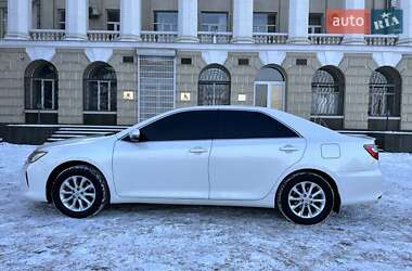 Седан Toyota Camry 2015 в 
