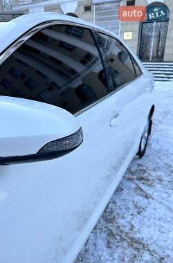 Седан Toyota Camry 2015 в 