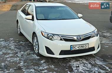 Седан Toyota Camry 2014 в Кривому Розі