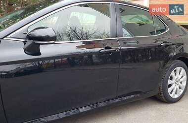 Седан Toyota Camry 2019 в 