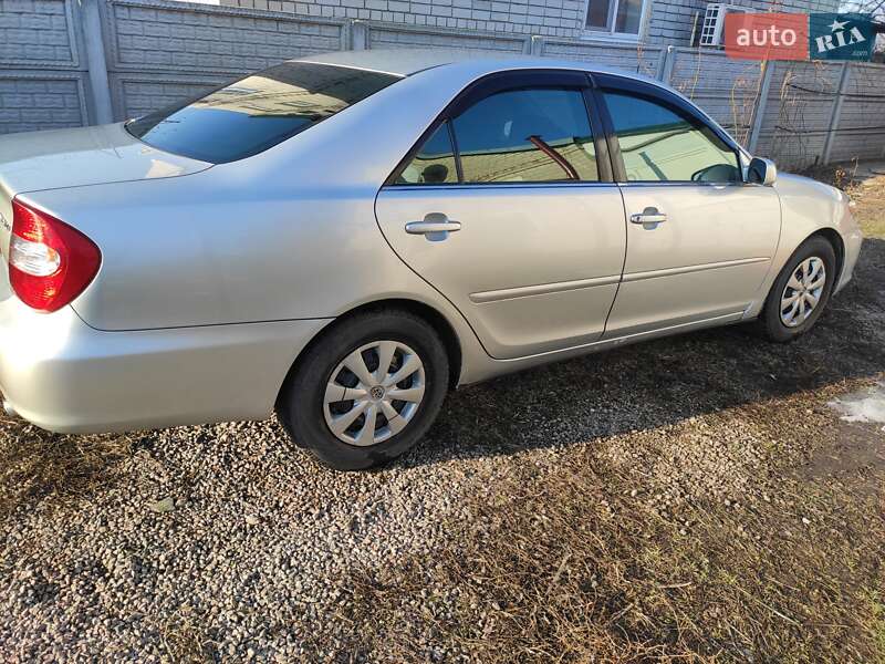 Седан Toyota Camry 2004 в 