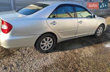 Седан Toyota Camry 2004 в 