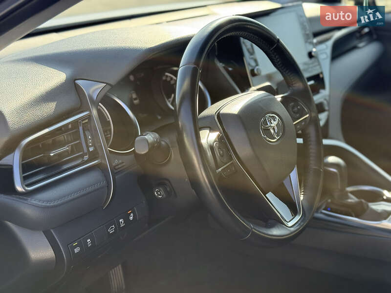 Седан Toyota Camry 2021 в Кременчуці