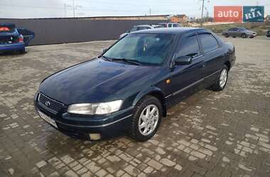 Седан Toyota Camry 1998 в Одессе