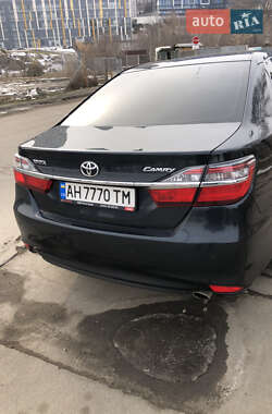 Седан Toyota Camry 2014 в Дніпрі