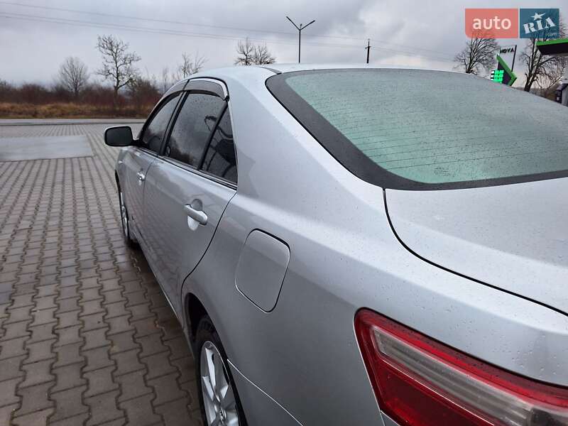 Седан Toyota Camry 2008 в Чернівцях