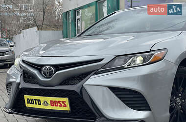 Седан Toyota Camry 2019 в Николаеве