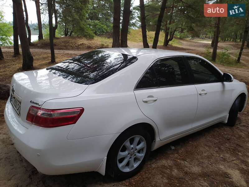 Седан Toyota Camry 2009 в Глобиному