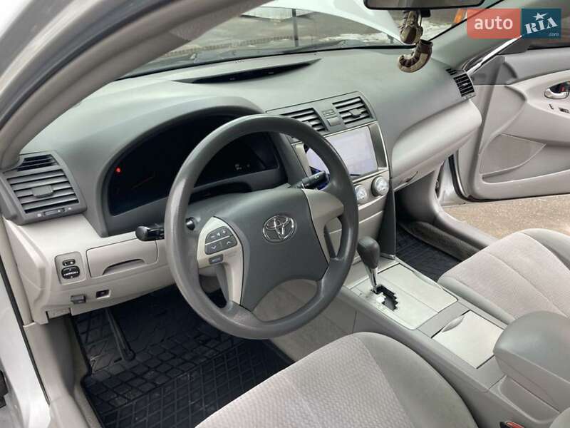 Седан Toyota Camry 2011 в Кропивницькому