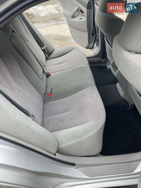 Седан Toyota Camry 2011 в Кропивницькому