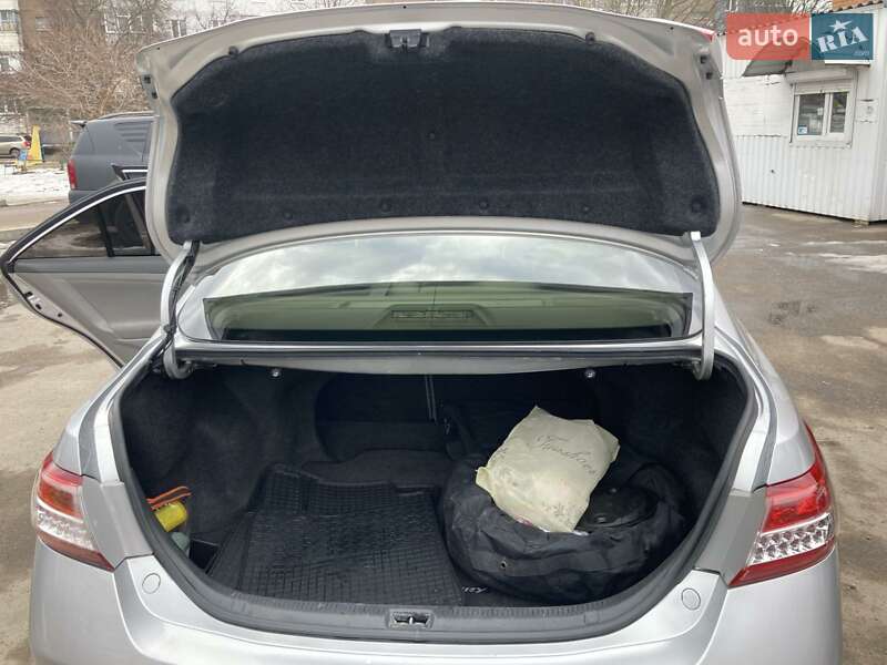 Седан Toyota Camry 2011 в Кропивницькому