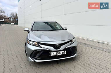 Седан Toyota Camry 2019 в Києві