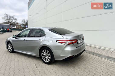 Седан Toyota Camry 2019 в Києві