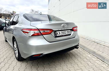 Седан Toyota Camry 2019 в Києві