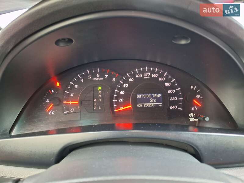 Седан Toyota Camry 2008 в Чернівцях