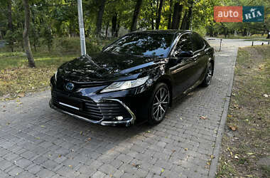 Седан Toyota Camry 2023 в Киеве