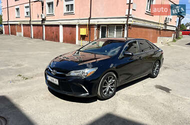 Седан Toyota Camry 2016 в Киеве