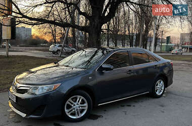 Седан Toyota Camry 2012 в Кременчуге