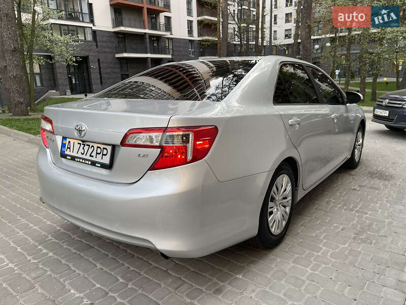 Седан Toyota Camry 2013 в Броварах