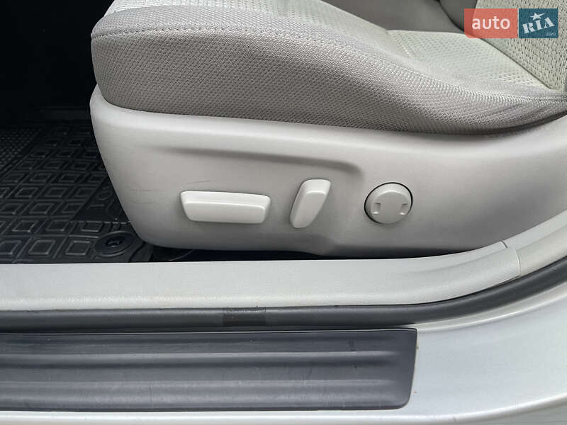 Седан Toyota Camry 2013 в Броварах