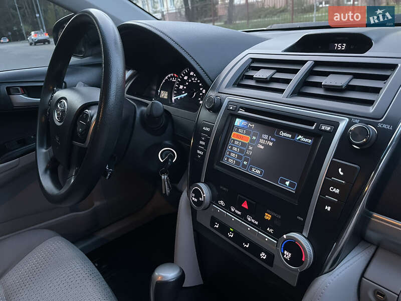 Седан Toyota Camry 2013 в Броварах