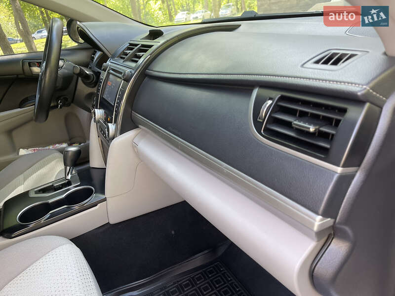 Седан Toyota Camry 2013 в Броварах