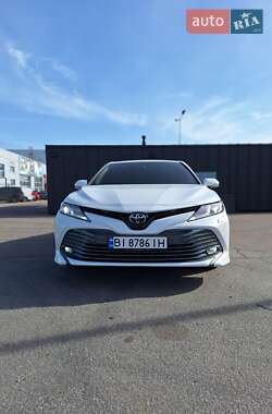 Седан Toyota Camry 2018 в 