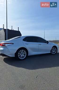 Седан Toyota Camry 2018 в 