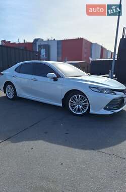 Седан Toyota Camry 2018 в 