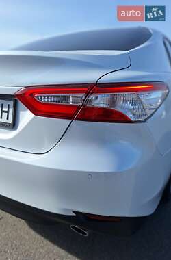 Седан Toyota Camry 2018 в 