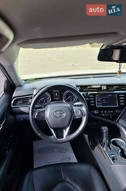 Седан Toyota Camry 2018 в 