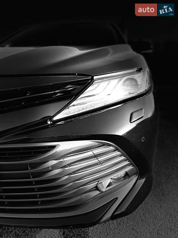 Седан Toyota Camry 2017 в Харькове