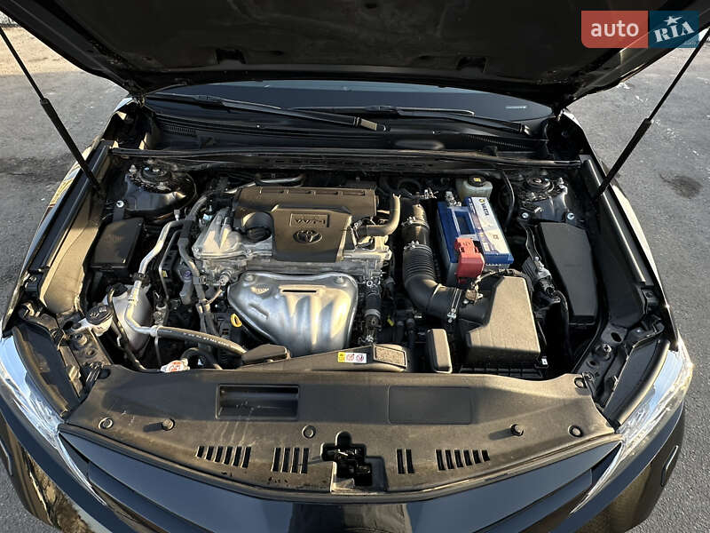 Седан Toyota Camry 2017 в Харькове