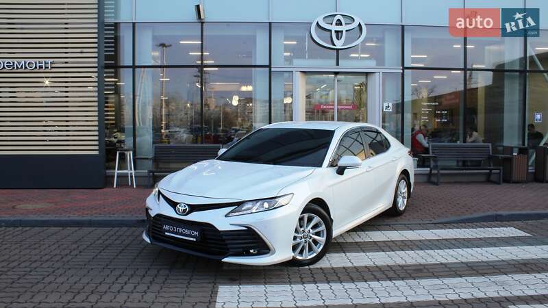 Toyota Camry 2023