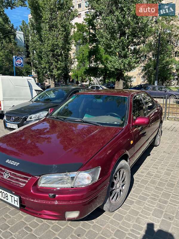 Седан Toyota Camry 1997 в Одессе