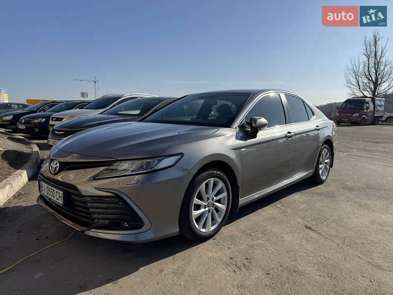 Седан Toyota Camry 2021 в Полтаве