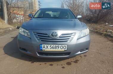 Седан Toyota Camry 2008 в Киеве