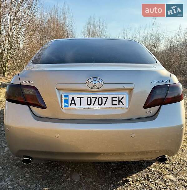 Седан Toyota Camry 2008 в Надвірній