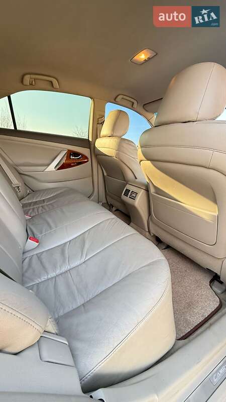 Седан Toyota Camry 2008 в Надвірній