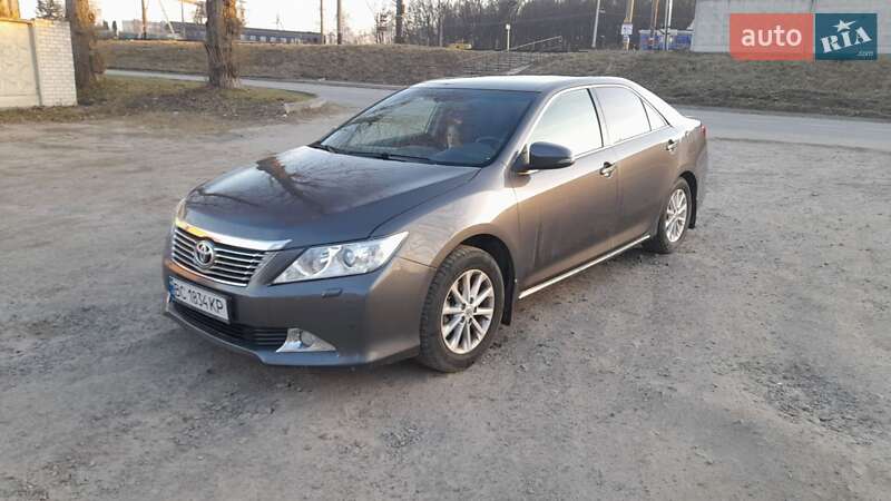 Toyota Camry 2014