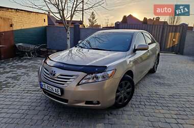 Седан Toyota Camry 2008 в Кривом Роге