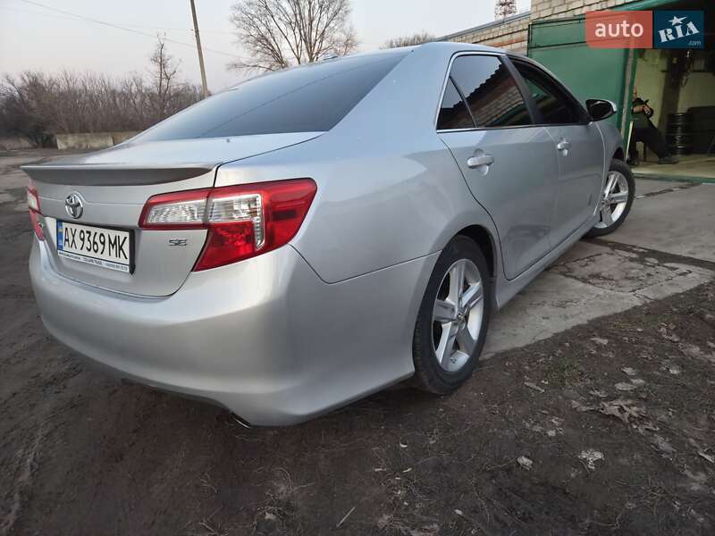 Седан Toyota Camry 2014 в Краснограде