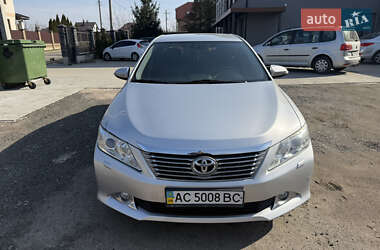 Седан Toyota Camry 2012 в Киверцах