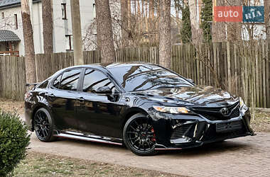 Седан Toyota Camry 2023 в Киеве