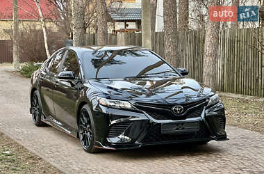 Седан Toyota Camry 2023 в Киеве