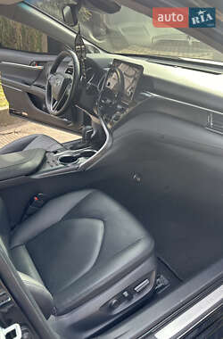 Седан Toyota Camry 2021 в 